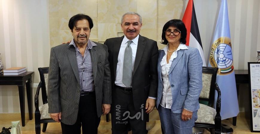 أشتية يلتقي عائلة المناضل العراقي عمر علي قائد معركة جنين