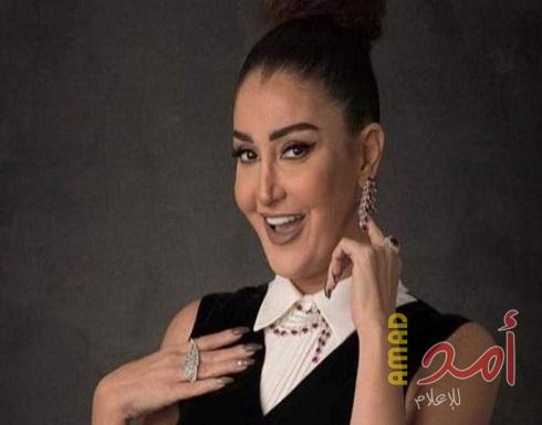 غادة عبد الرازق بإطلالة شبابية مع أحفادها