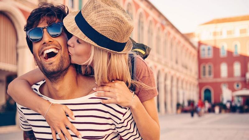 5 خطوات لاستعادة الرومانسية لحياتك الزوجية