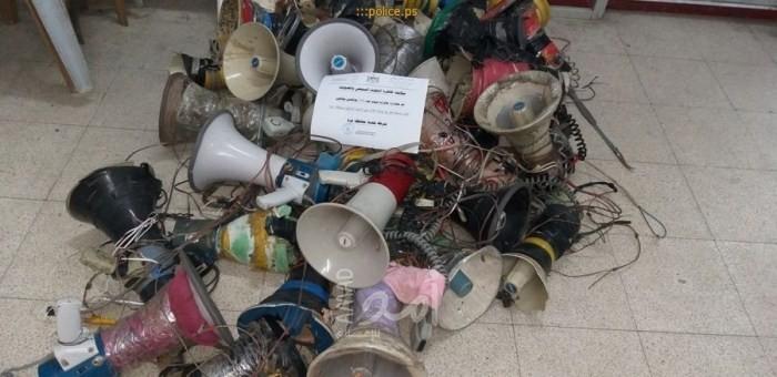 شرطة بلديات حماس  تشرع بمصادرة مكبرات الصوت المخالفة في مدينة غزة