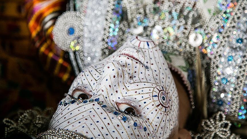 قناع من الألوان.. لحماية العروس من العين بكوسوفو