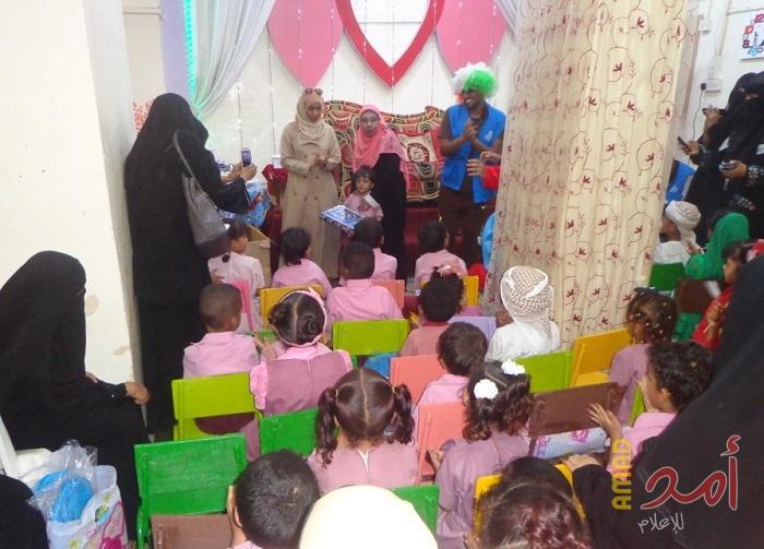 منظمة "سواسية" تشارك أطفال روضة "الصهاريج" الاحتفاء باليوم العالمي لليتيم
