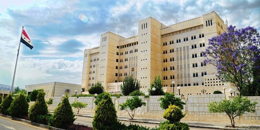 الخارجية السورية تؤكد حق روسيا بمواجهة "الحملة الغربية العدائية"