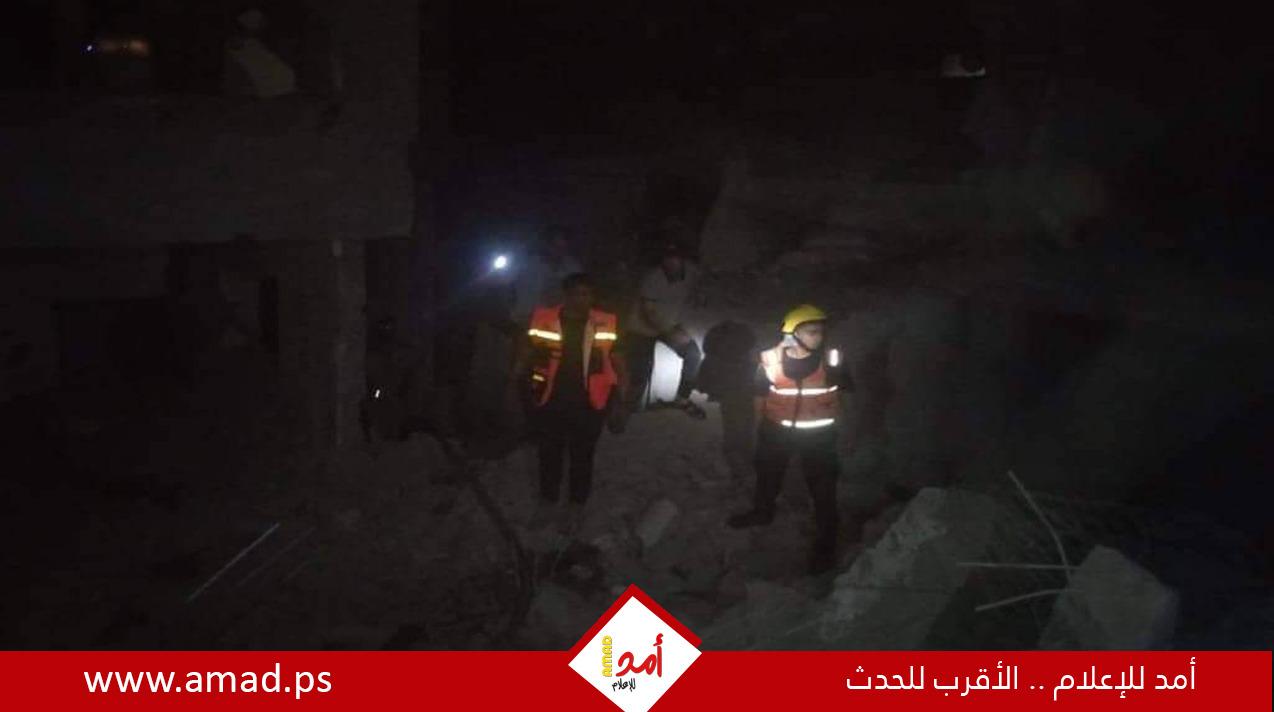 البزم يكشف آخر جهود إجلاء المفقودين من تحت ركام منزل قصفته طائرات الاحتلال غرب رفح