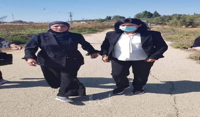 سلطات الاحتلال تفرج عن القيادية "خالدة جرار" وقوى فلسطينية تهنئ