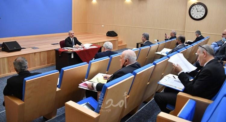 أشتية يشدد على أهمية التقيد الصارم بالتدابير الصحية..ويشيد بقرار المحكمة الجنائية