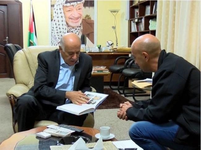 الرجوب مع مراسل الموقع العبري