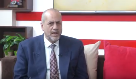 إطلاق سراح مشروط... أجهزة حماس الأمنية تفرج عن د. شوكت أبو صفية