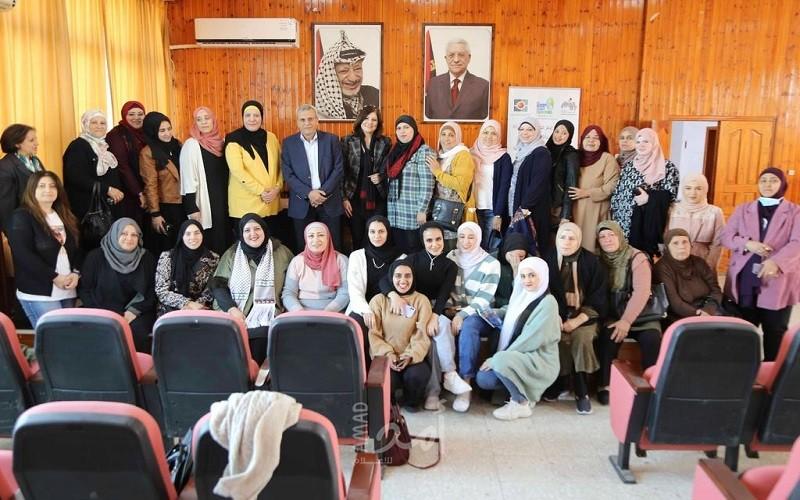 محافظ قلقيلية يلتقي وفداً نسوياً من مؤسسة حوار