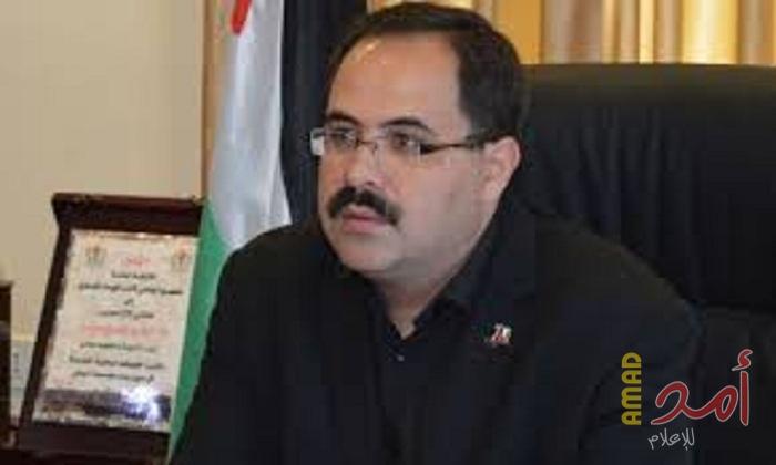 في موقف مفاجئ...عضو مركزية فتح يطالب أن يذهب الرئيس عباس الى غزة