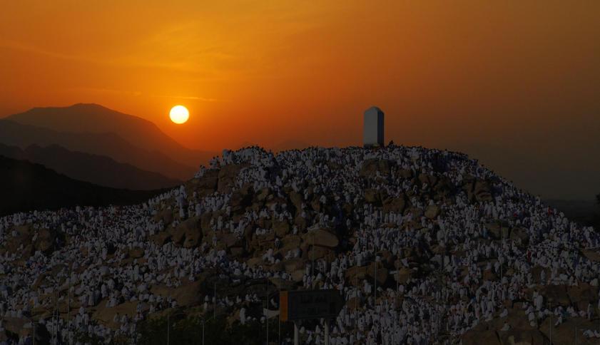 1,5 مليون حاج يباشرون الصعود الى جبل عرفة