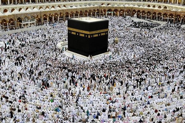 الأوقاف: ألف حاج لن يستطيعوا الوصول الى مكة هذا العام