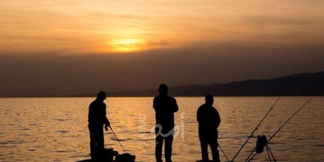 بكر: السمح للصيادين بمعاودة العمل داخل بحر قطاع غزة