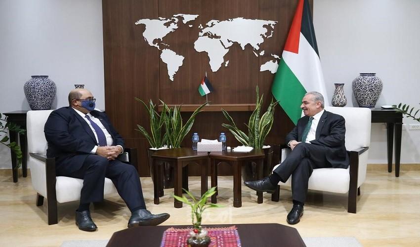 اشتية يبحث مع سفير جنوب إفريقيا توطيد العلاقات على المستوى الشعبي والأكاديمي والتبادل التجاري