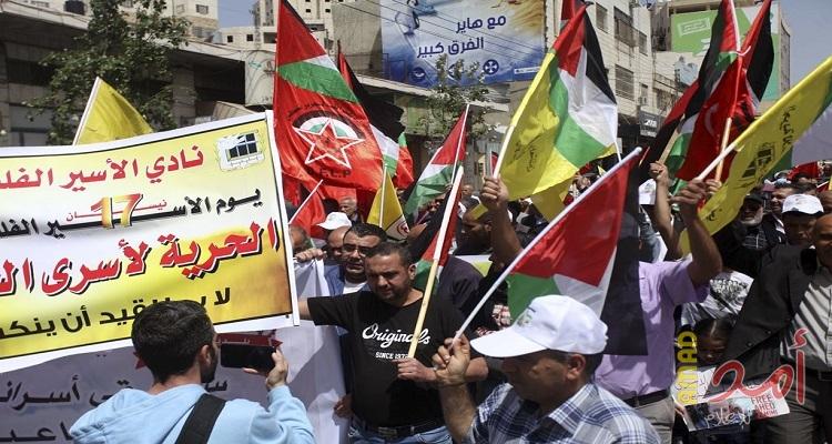 بالصور....مهرجان جماهيري حاشد إحياءاَ ليوم الأسير الفلسطيني في الخليل