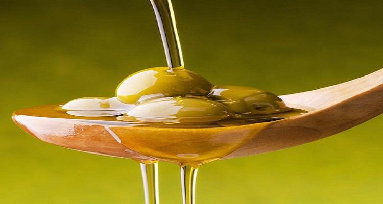 9 أسباب تجعلك تتناول زيت  الزيتون يومياً على معدة خاوية
