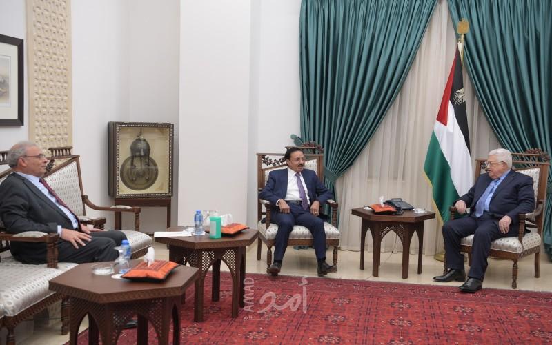 الرئيس عباس يستقبل رئيس مجلس إدارة الجامعة العربية الأمريكية