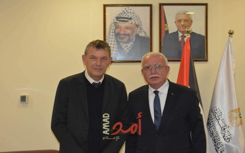 وزير الخارجية الفلسطينية يلتقي المفوض العام للأونروا