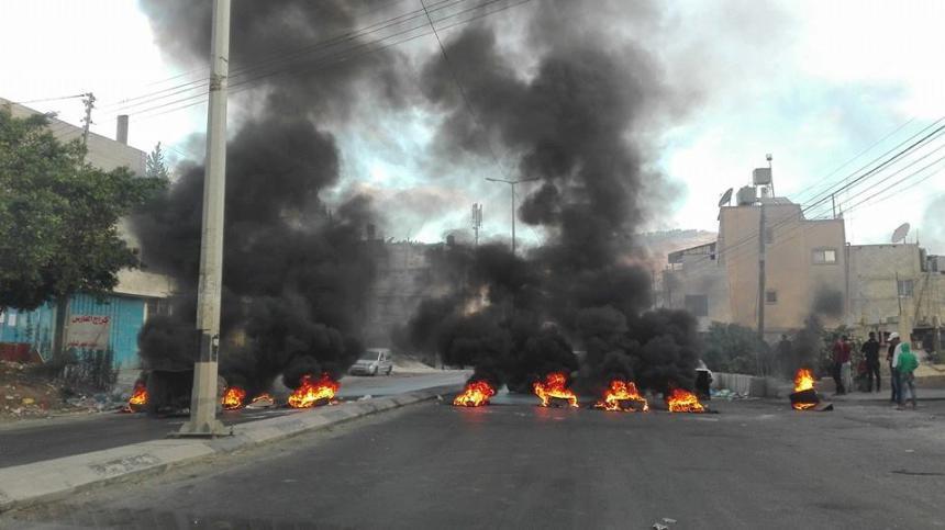 اشتباكات مسلحة بين مجهولين وأمن السلطة في مخيم بلاطة