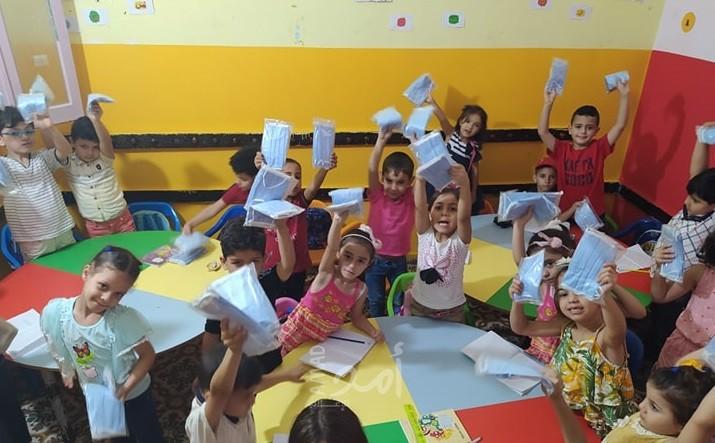 "معا ضد الكورونا" توزع كمامات على اشبال وزهرات JOY " قادة التغير " .. صور