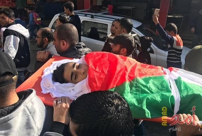 بالصور.. غزة تودع أربعة شهداء.. وهنية يؤكد: سنستمر بالضرب على جدار الحصار حتى كسره