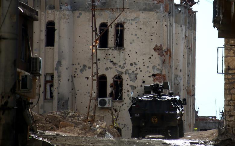 معارك ضارية في جنوب شرق تركيا ومقتل جندي في تفجير