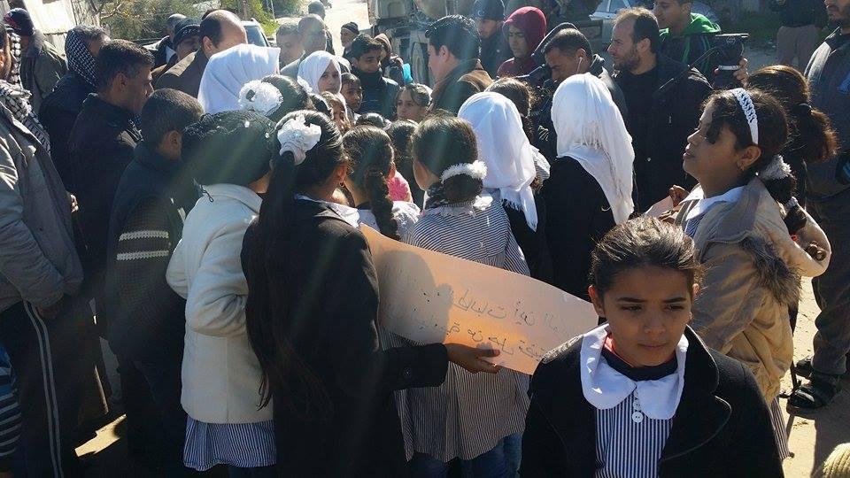 اعتصام طالبات البرلمان الطلابي وأولياء الأمور والمجلس المدرسي احتجاجا على  قرار إدارة التعليم بنقل طالبات مدرية الجنينة