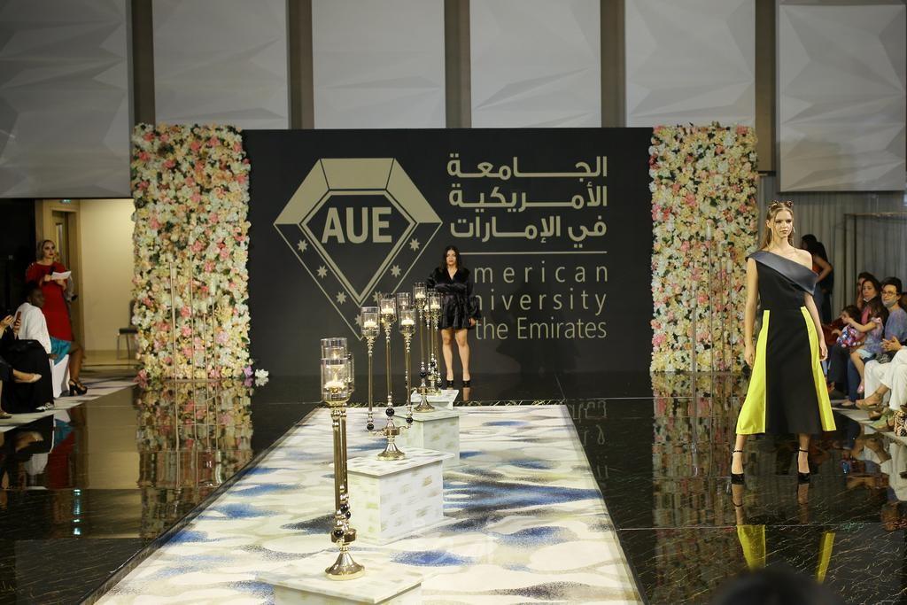 الإمارات: الجامعة الأمريكية تشارك في أسبوع دبي للموضة بأزياء - صور