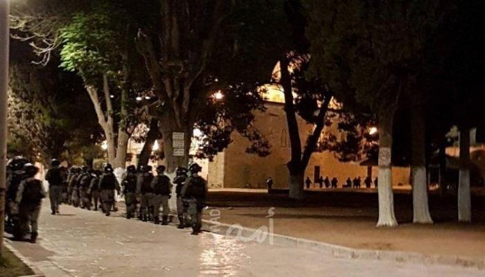 بالصور.. اصابات جراء اقتحام قوات الاحتلال المسجد الاقصى واخلاء جميع المعتكفين فيه