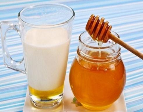سبع فوائد صحية مذهلة لشرب العسل مع الحليب على الريق