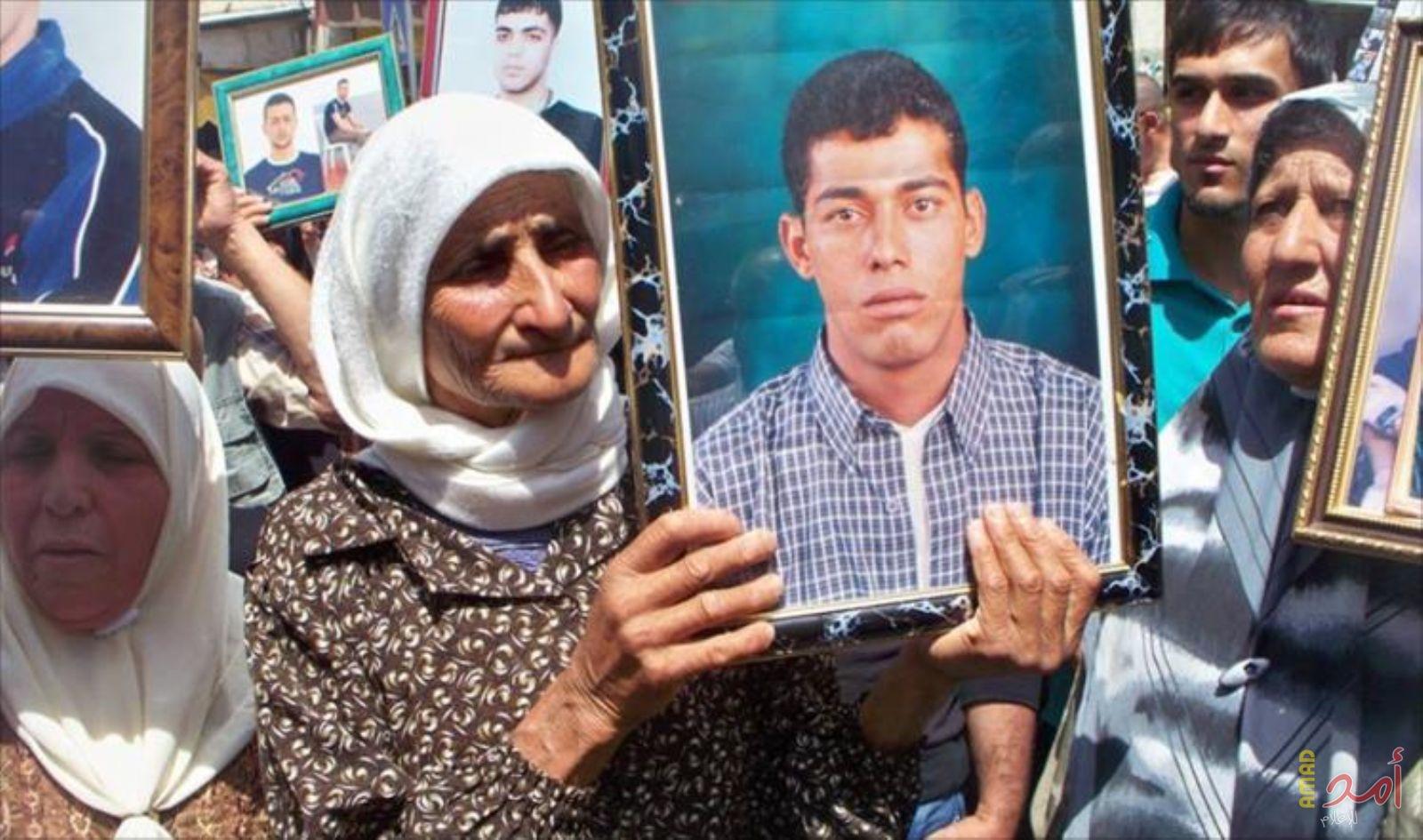 قناة عبرية تنشر فيديو جديد لعملية إعدام الشهيد "السراديح" من قبل جيش الاحتلال