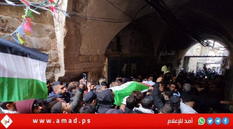 "محدث" - قوات الاحتلال تغلق حاجز حوارة وتعترض موكب الشهيد عمار مفلح- فيديو