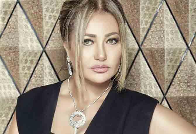 صورة.. أول ظهور للنجمة ليلى علوي بعد رحيل والدتها