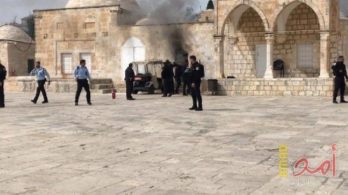 بالفيديو - في تصعيد خطير .. قوات الاحتلال تغلق أبواب الأقصى وتطالب المرجعيات الدينية بالمغادرة.. ودعوات للتصدي