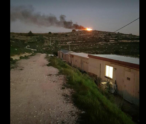 حريق في مستوطنة "أوفاكيم" القريبة من غزة