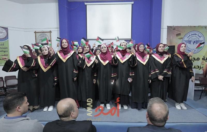 كلية مجتمع غزة للدراسات السياحية تكرم الطلبة المتفوقين والمميزين