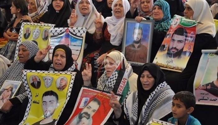 سلطات الاحتلال تقرر إلغاء زيارة أهالي الأسرى في كافة السجون