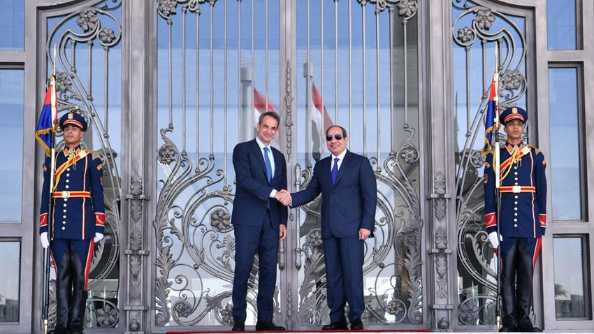السيسي يستقبل رئيس وزراء اليونان في العلمين الجديدة.. ملفات على رأس المباحثات
