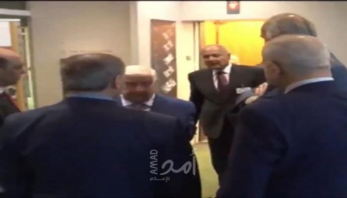 نيويورك: مصافحة حارة بين الأمين العام للجامعة العربية ووزير الخارجية السوري