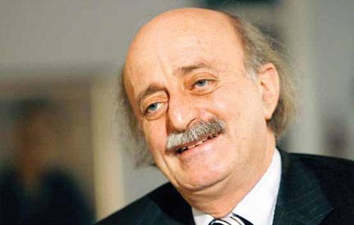 مصادر: وليد جنبلاط سافر خارج لبنان  بعد تلقيه تقاريرا أمنية بالغة الخطورة