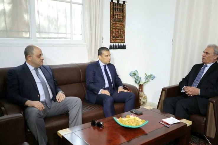 أبو عمرو يطلع الوفد الأمني المصري على تطورات المصالحة