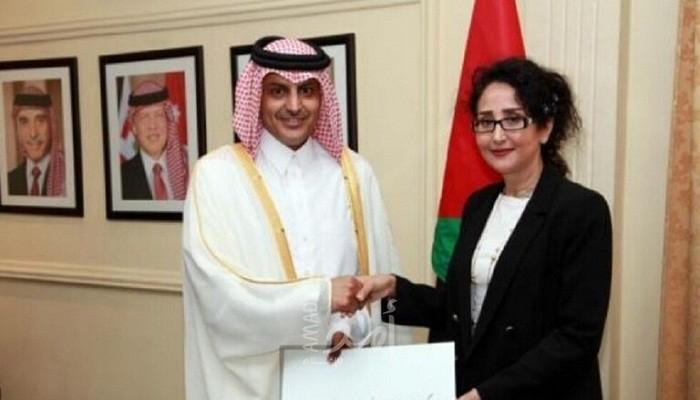 السفير القطري لدى الأردن يسلم أوراق اعتماده