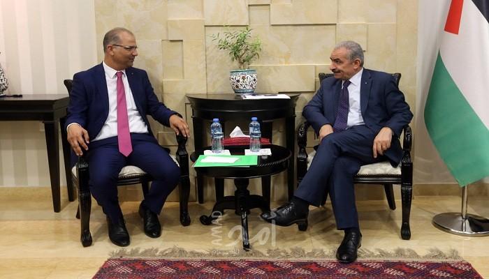 أشتية يلتقي وفداً من الطائفة السامرية ويطلع على أهم احتياجاتها