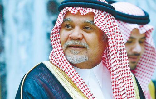 بندر بن سلطان لم يستقل، لم يعفَ وهو في الواجهة