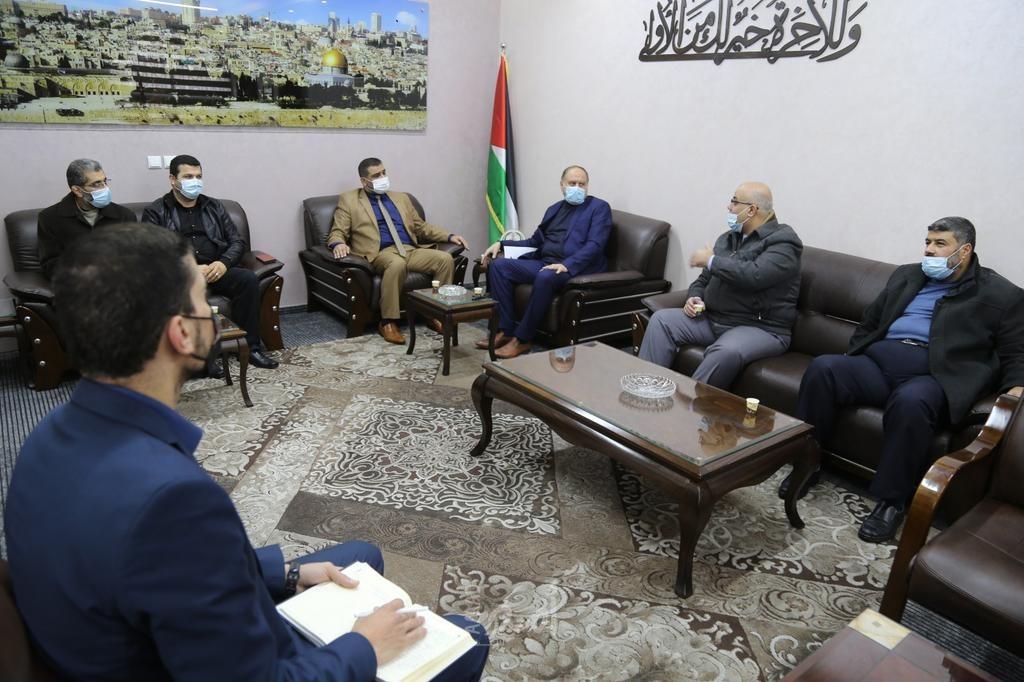 المدهون يبحث مع رئيس سلطة المياه تعزيز الآليات القانونية لحماية موارد المياه