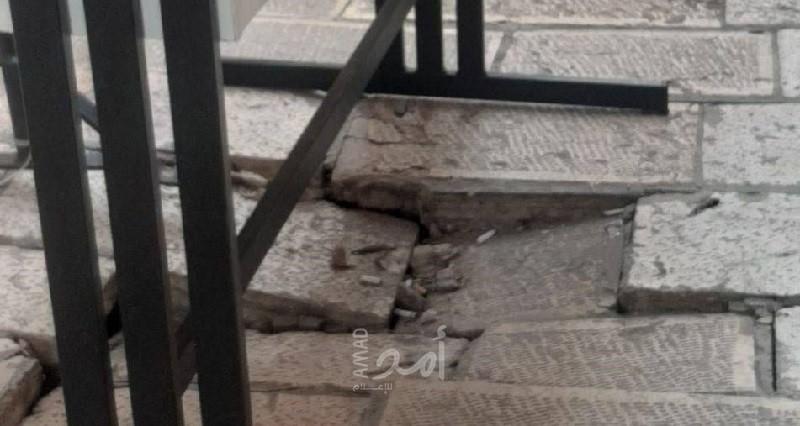 انهيار جزئي في أرضية منطقة باب الحديد بالقدس