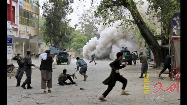مقتل 12 شخصا وإصابة نحو 20 في هجوم انتحاري شرقي أفغانستان
