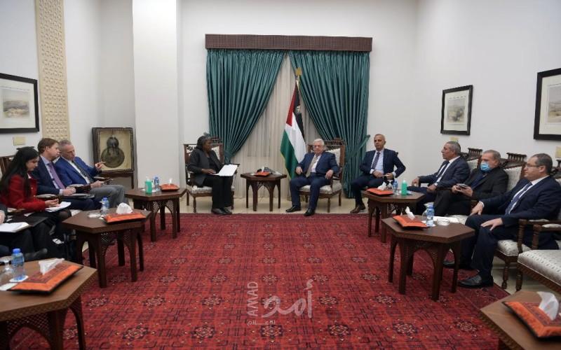 الرئيس عباس: استمرار الممارسات الإسرائيلية يؤدي للإسراع وبشكل خطير بتقويض حل الدولتين