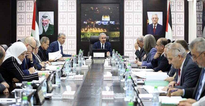 حكومة رام الله تعفي الموظفات من الدوام وتدعو الأهل في قطاع غزة للالتزام بتعليمات مواجهة "كورونا"