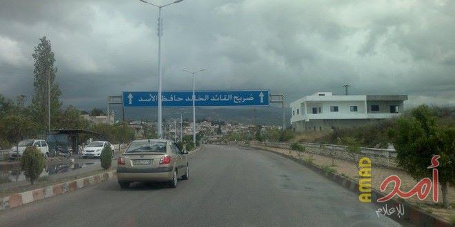 سانا: إرهابيون مسلحون يستهدفون القرداحة بهجوم صاروخي